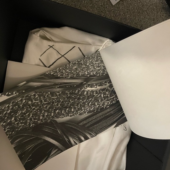 CHANEL Maxi Double Flap Quilted Black Caviar - Picture 14 of 16